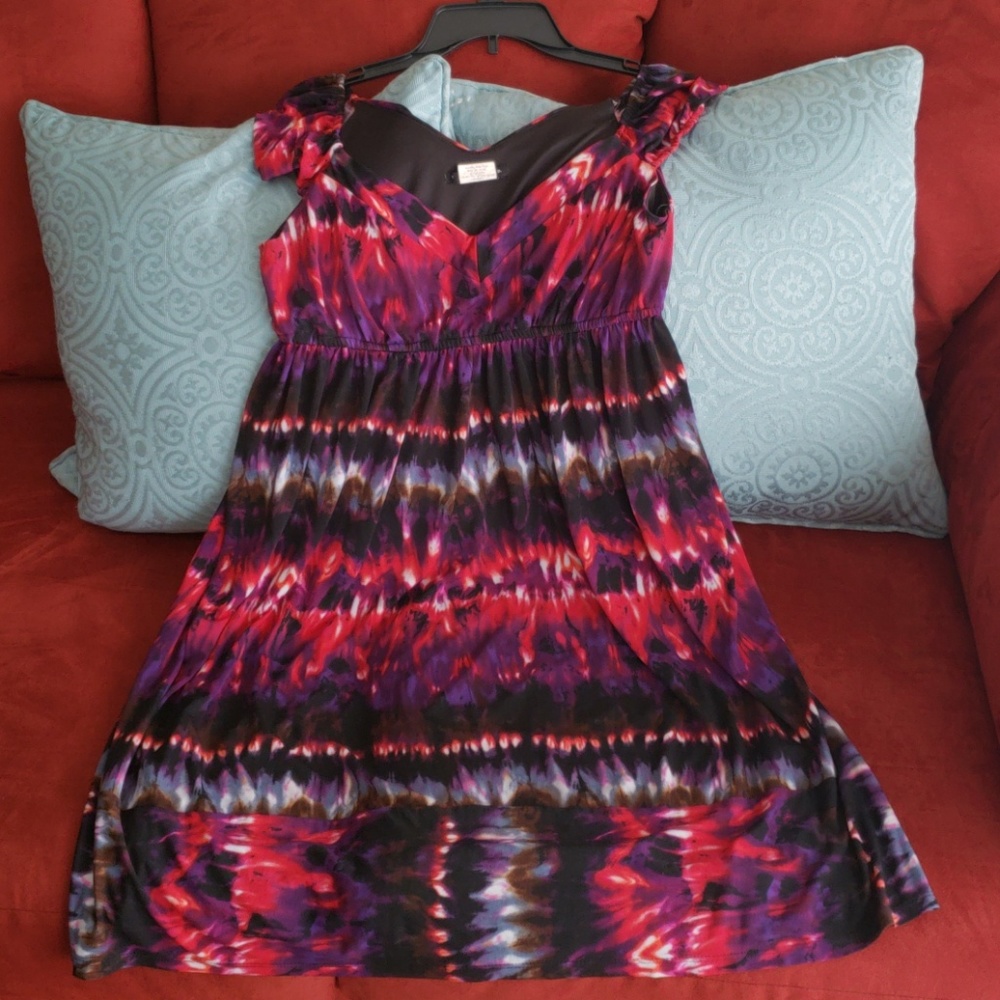 Multi color cap sleeve dress.